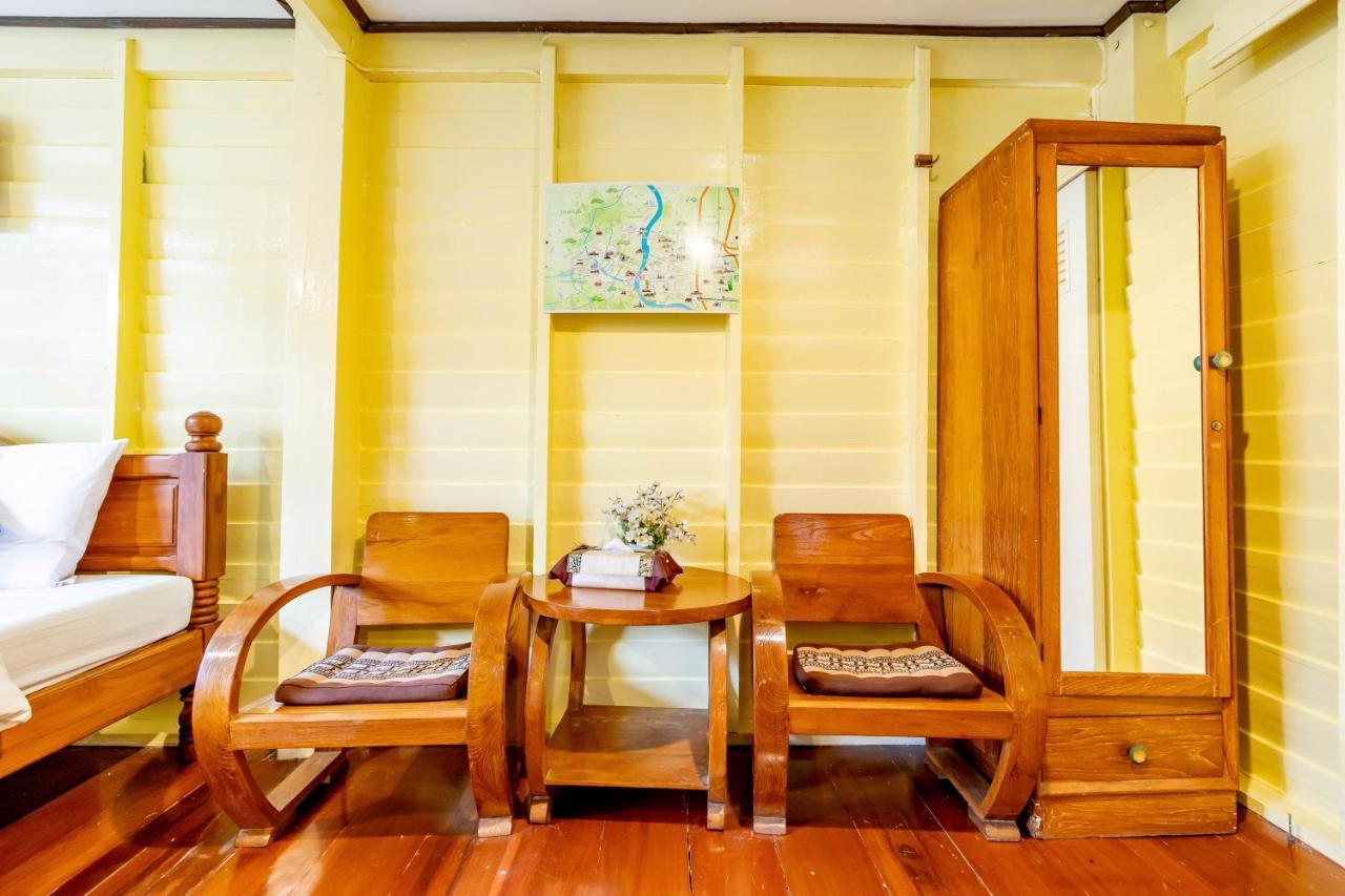 Resort Bangphlat Bangkok Exteriör bild